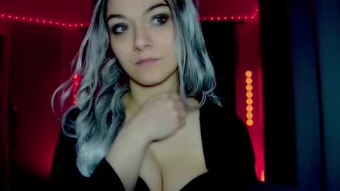 Snapshot of darkskullmistress chatting on 8, 3, 2026 roseredgoddess online show from 8, 3, 2026