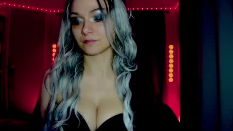 Snapshot of darkskullmistress chatting on 2, 4, 2026 roseredgoddess online show from 2, 4, 2026