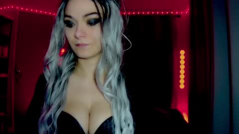 Snapshot of darkskullmistress chatting on 14, 4, 2026 roseredgoddess online show from 14, 4, 2026