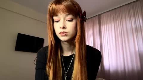 Snapshot of darleencouty chatting on 30, 4, 2026 Lina online show from 30, 4, 2026