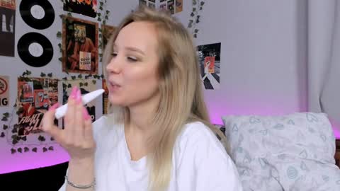 Snapshot of darleneferran chatting on 27, 12, 2024 lina online show from 27, 12, 2024