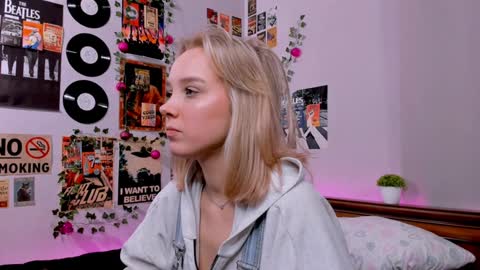 Snapshot of darleneferran chatting on 30, 1, 2025 lina online show from 30, 1, 2025
