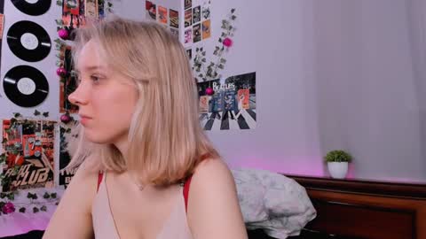 Snapshot of darleneferran chatting on 1, 2, 2025 lina online show from 1, 2, 2025