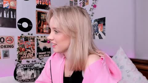 Snapshot of darleneferran chatting on 25, 2, 2025 lina online show from 25, 2, 2025