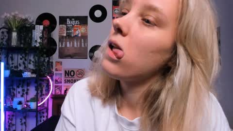 Snapshot of darleneferran chatting on 6, 3, 2025 lina online show from 6, 3, 2025