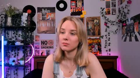 Snapshot of darleneferran chatting on 9, 3, 2025 lina online show from 9, 3, 2025