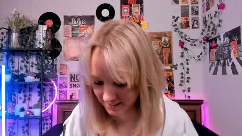 Snapshot of darleneferran chatting on 10, 3, 2025 lina online show from 10, 3, 2025