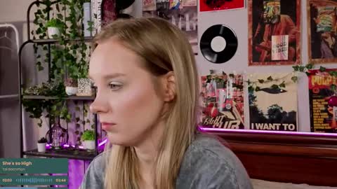 Snapshot of darleneferran chatting on 5, 10, 2025 lina online show from 5, 10, 2025