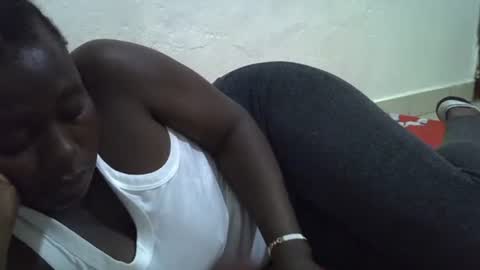 darling_ella online show from 9, 4, 2026