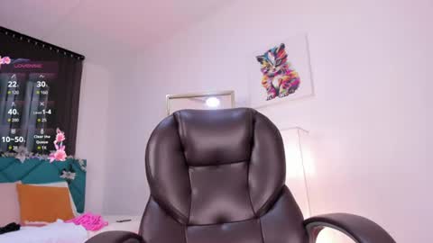 Snapshot of darling_spoiled chatting on 22, 6, 2026 darling online show from 22, 6, 2026