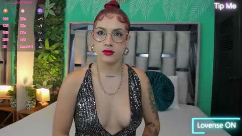 Snapshot of darlyhooper1_ chatting on 21, 10, 2025 Darlyhooper online show from 21, 10, 2025