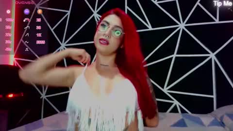 Snapshot of darlyhooper1_ chatting on 19, 11, 2025 Darlyhooper online show from 19, 11, 2025