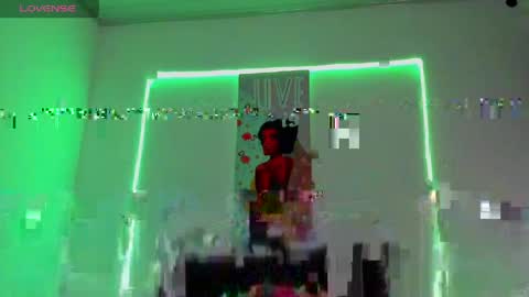 Snapshot of darlyhooper1_ chatting on 16, 4, 2026 Darlyhooper online show from 16, 4, 2026