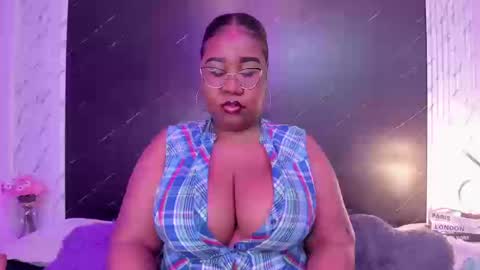 Snapshot of darnellqueen chatting on 17, 9, 2025 Darnell Queen online show from 17, 9, 2025