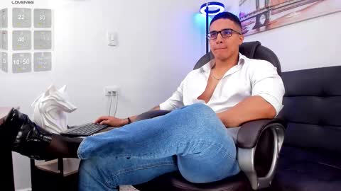 Snapshot of dash_bukoski chatting on 25, 10, 2025 Dash online show from 25, 10, 2025