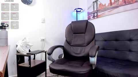 Snapshot of dash_bukoski chatting on 28, 10, 2025 Dash online show from 28, 10, 2025