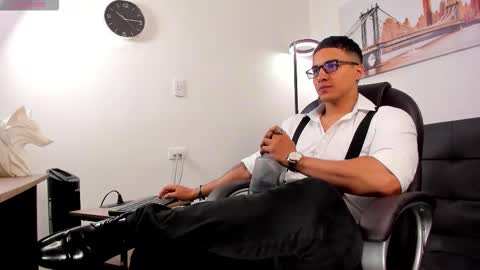 Snapshot of dash_bukoski chatting on 6, 11, 2025 Dash online show from 6, 11, 2025