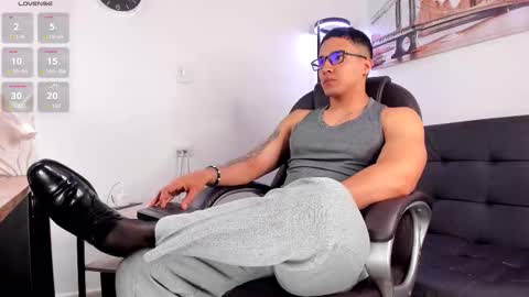 Snapshot of dash_bukoski chatting on 12, 11, 2025 Dash online show from 12, 11, 2025