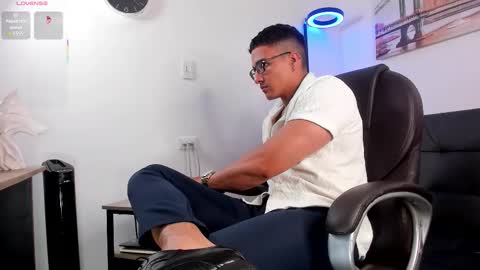 Snapshot of dash_bukoski chatting on 21, 11, 2025 Dash online show from 21, 11, 2025