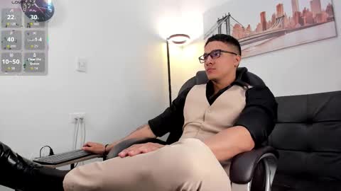 Snapshot of dash_bukoski chatting on 27, 11, 2025 Dash online show from 27, 11, 2025