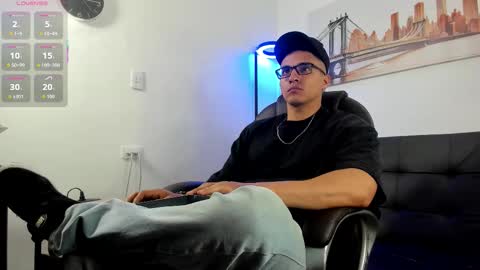 Snapshot of dash_bukoski chatting on 30, 11, 2025 Dash online show from 30, 11, 2025