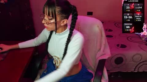 Snapshot of daturastramonium_ chatting on 23, 11, 2025 Marie Anne online show from 23, 11, 2025