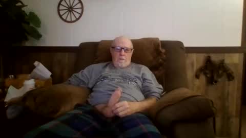Snapshot of dave571960 chatting on 5, 10, 2025 dave571960 online show from 5, 10, 2025