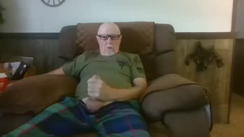 Snapshot of dave571960 chatting on 19, 7, 2026 dave571960 online show from 19, 7, 2026