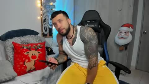 Snapshot of dave_max93 chatting on 15, 12, 2024 DAVE MAX online show from 15, 12, 2024