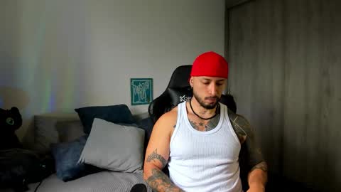 Snapshot of dave_max93 chatting on 8, 11, 2025 DAVE MAX online show from 8, 11, 2025