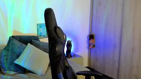 Snapshot of dave_max93 chatting on 14, 11, 2025 DAVE MAX online show from 14, 11, 2025