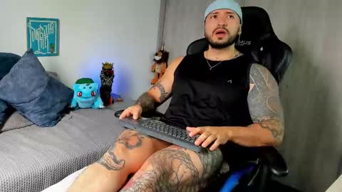 Snapshot of dave_max93 chatting on 16, 11, 2025 DAVE MAX online show from 16, 11, 2025