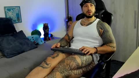 Snapshot of dave_max93 chatting on 22, 11, 2025 DAVE MAX online show from 22, 11, 2025