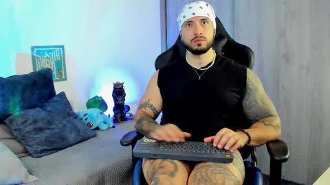 Snapshot of dave_max93 chatting on 23, 11, 2025 DAVE MAX online show from 23, 11, 2025