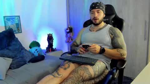 Snapshot of dave_max93 chatting on 25, 11, 2025 DAVE MAX online show from 25, 11, 2025