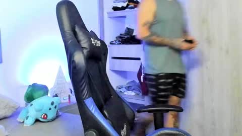 Snapshot of dave_max93 chatting on 28, 11, 2025 DAVE MAX online show from 28, 11, 2025