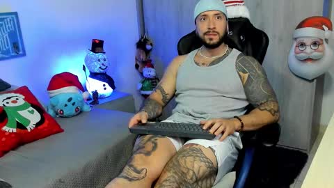 Snapshot of dave_max93 chatting on 29, 11, 2025 DAVE MAX online show from 29, 11, 2025