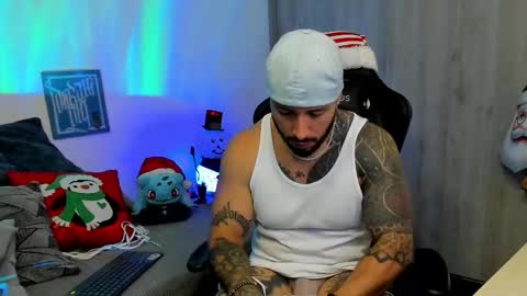 Snapshot of dave_max93 chatting on 30, 11, 2025 DAVE MAX online show from 30, 11, 2025