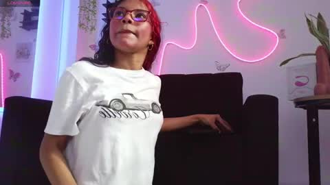 Snapshot of daviana_hill_ chatting on 14, 4, 2026 Davi online show from 14, 4, 2026