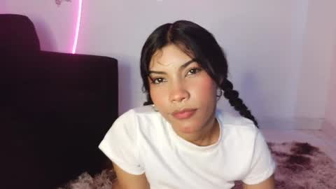 Snapshot of daviana_hill_ chatting on 19, 4, 2026 Davi online show from 19, 4, 2026