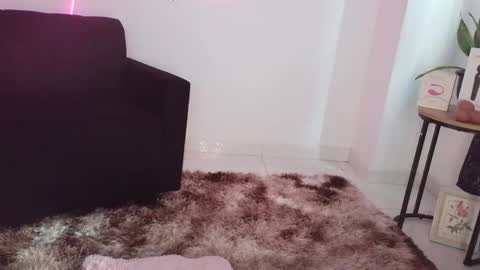 Snapshot of daviana_hill_ chatting on 25, 4, 2026 Davi online show from 25, 4, 2026