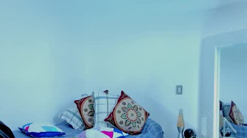 Snapshot of david_johnson372 chatting on 17, 11, 2025 Hey im David that loves to explore and speak their fantasies. Very open talktative and nice. Feel free to chat with me online show from 17, 11, 2025