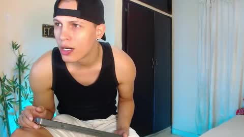 Snapshot of david_neill chatting on 21, 12, 2024 David Neill online show from 21, 12, 2024