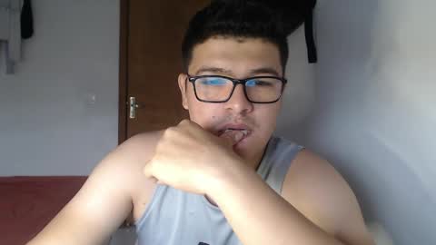 Snapshot of david_smit_ chatting on 6, 4, 2026 david smit online show from 6, 4, 2026