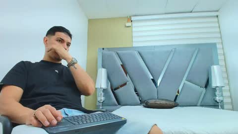 Snapshot of david_victoriaa chatting on 21, 4, 2026 david_victoriaa online show from 21, 4, 2026