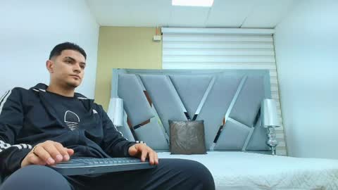 Snapshot of david_victoriaa chatting on 4, 5, 2026 david_victoriaa online show from 4, 5, 2026