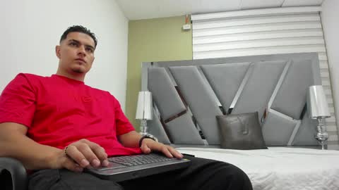 Snapshot of david_victoriaa chatting on 22, 5, 2026 david_victoriaa online show from 22, 5, 2026