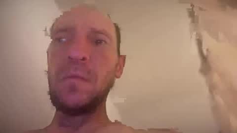 Snapshot of davidcav240 chatting on 19, 10, 2025 davidcav240 online show from 19, 10, 2025