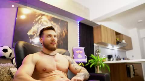 Snapshot of davidd_blake chatting on 28, 10, 2025 David Blakee online show from 28, 10, 2025