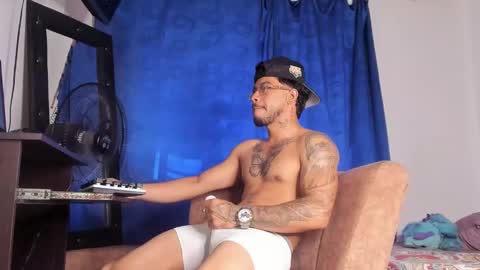 Snapshot of davide_daniels chatting on 17, 10, 2025 Davide online show from 17, 10, 2025